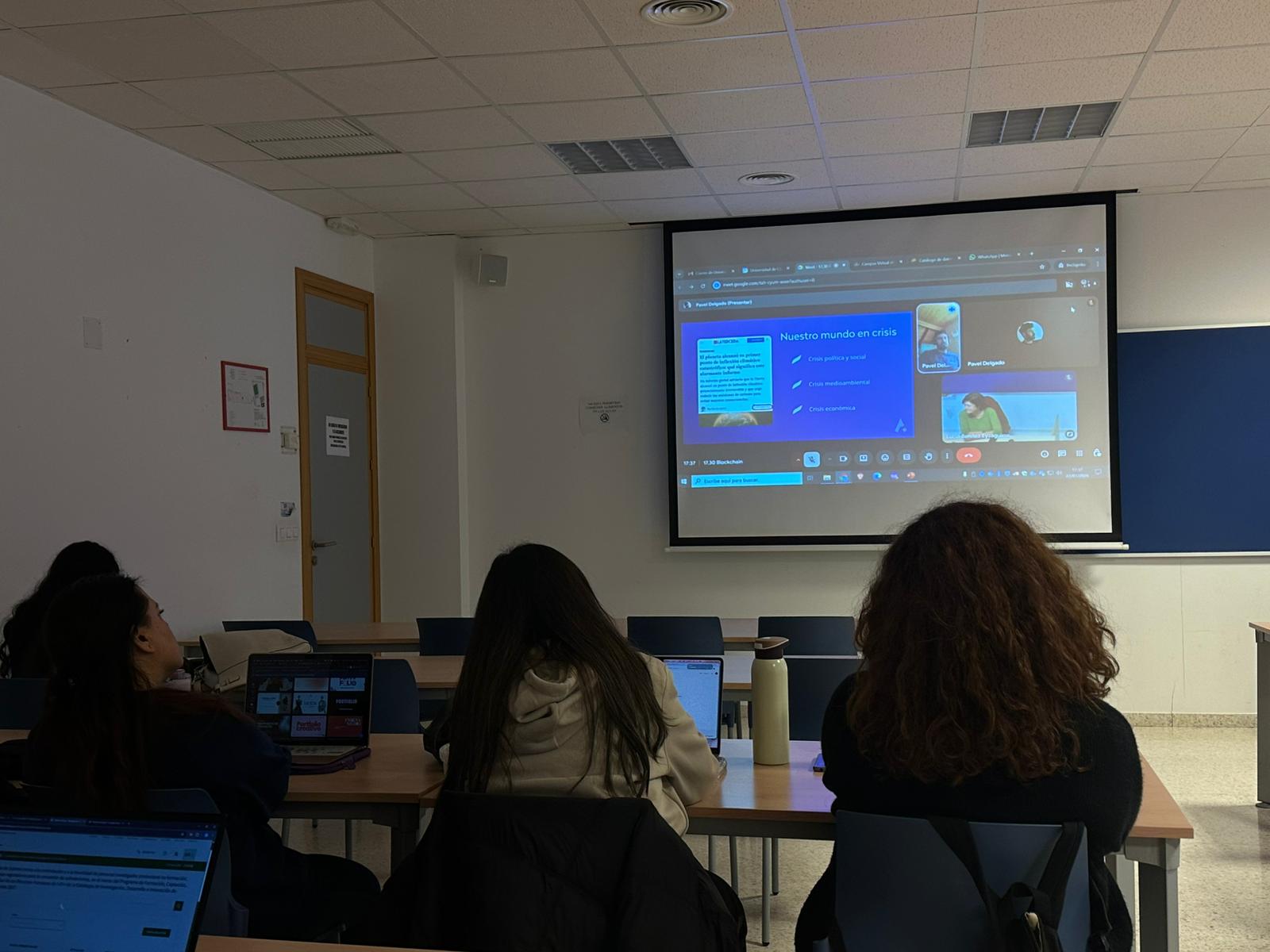 La Iniciativa Aurora lleva el debate sobre Blockchain y Gobernanza Colectiva a la Universidad de Cádiz